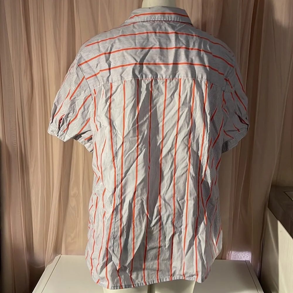 Strip Button-up - Picture 3 of 4